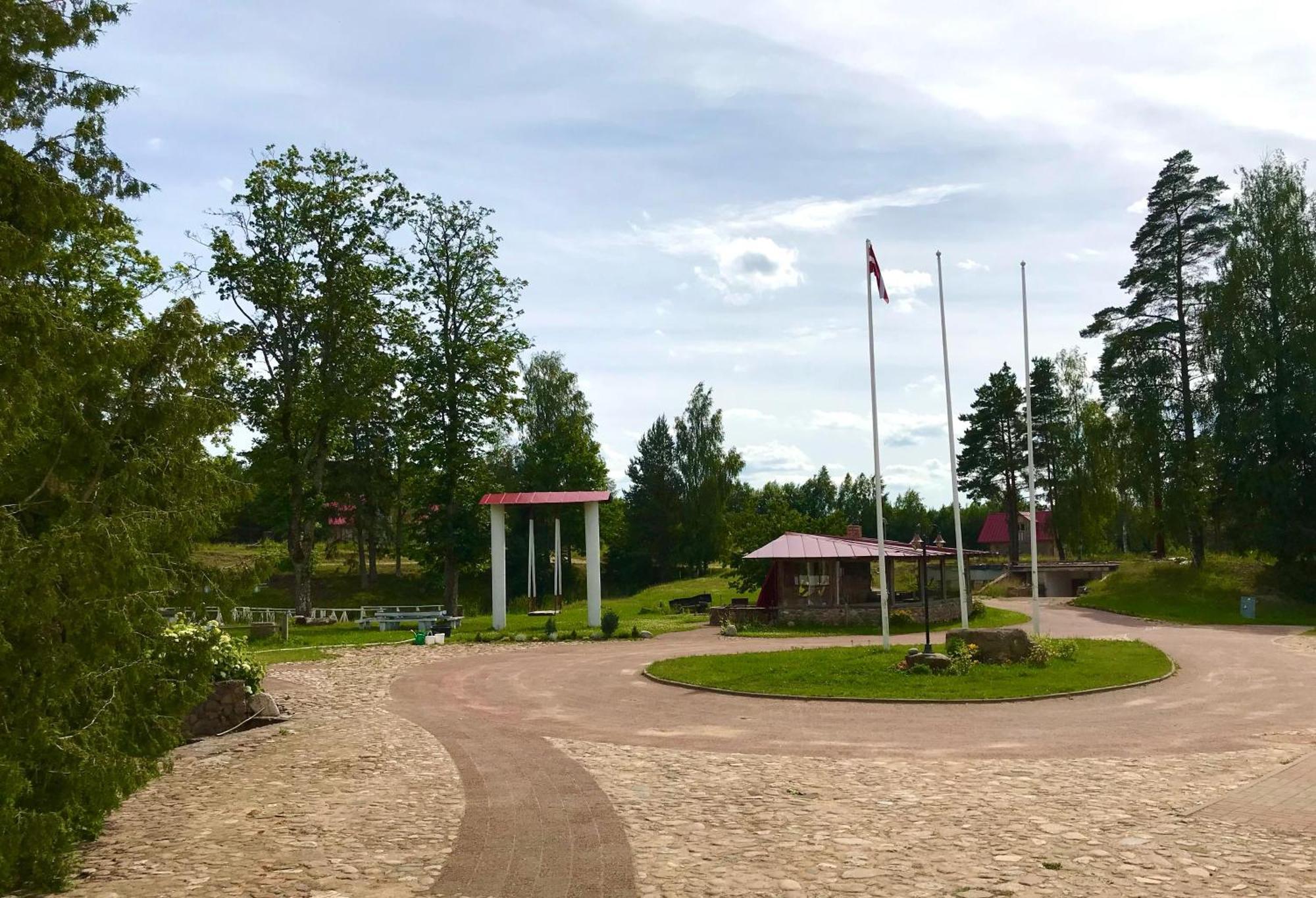 Pilskalni Otel Ivande Dış mekan fotoğraf